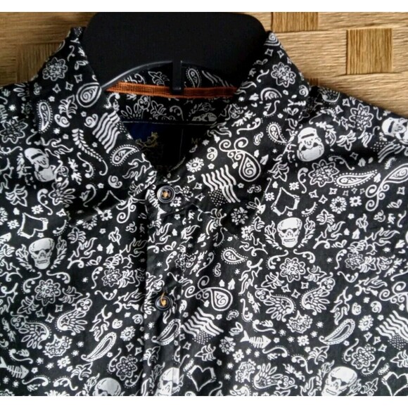 2 Rugby University Men's Shirt's Button Size S/M Santa Dogs/Skull Flag Prints. - Picture 4 of 15